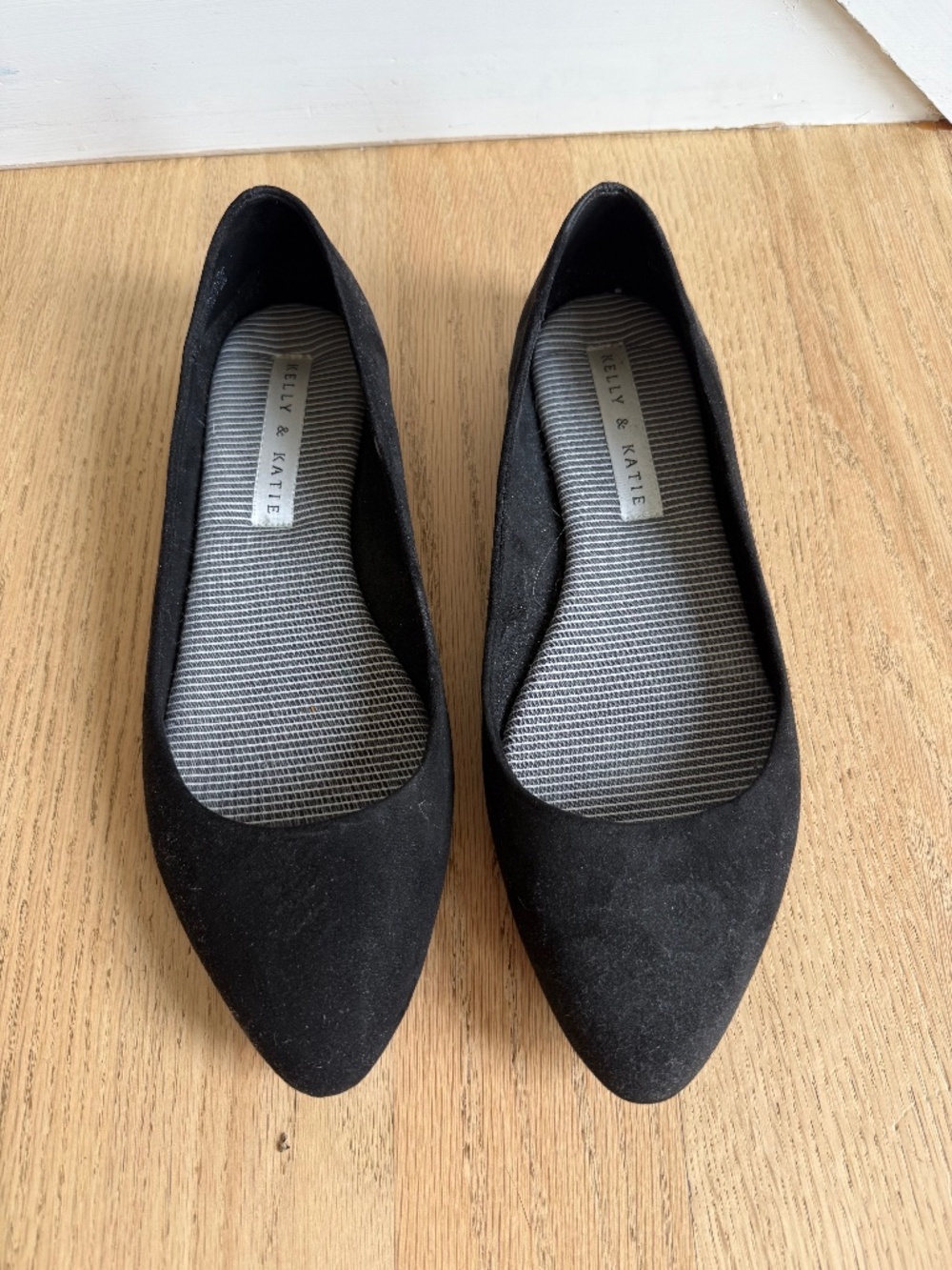 Kelly & Katie Black Pointed-Toe Ballet Flats Size 10W